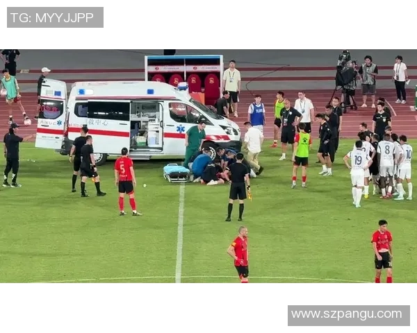 男男足球明星意外走光引发热议网友热议运动员形象与隐私保护问题