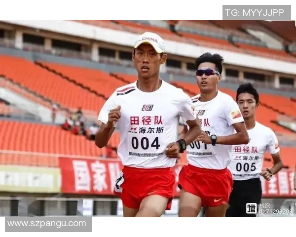 重庆足球队耐力变革引发热议探索新战术与训练模式的结合之路 重庆足球队耐力变革引发热议探索新战术与训练模式的结合之路